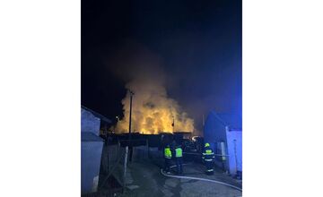 FOTO: Veľký Šariš si pripomína rok od tragického požiaru v miestnej osade