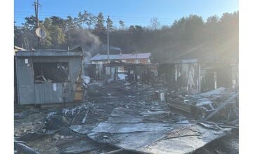 FOTO: Veľký Šariš si pripomína rok od tragického požiaru v miestnej osade