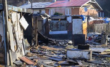 FOTO: Veľký Šariš si pripomína rok od tragického požiaru v miestnej osade