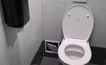FOTO: K zničeným toaletám po zápase v Košiciach sa vyjadrila aj Futbal Tatran Aréna