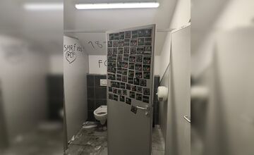 FOTO: K zničeným toaletám po zápase v Košiciach sa vyjadrila aj Futbal Tatran Aréna