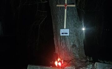 FOTO: Na viacerých miestach Prešovského kraja si veriaci prešli Extrémnu krížovú cestu