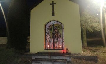 FOTO: Na viacerých miestach Prešovského kraja si veriaci prešli Extrémnu krížovú cestu