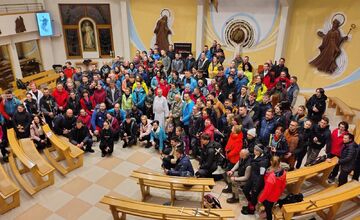 FOTO: Na viacerých miestach Prešovského kraja si veriaci prešli Extrémnu krížovú cestu