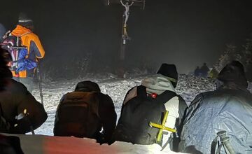 FOTO: Na viacerých miestach Prešovského kraja si veriaci prešli Extrémnu krížovú cestu