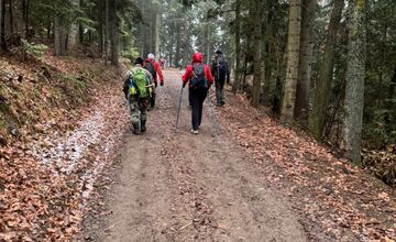 FOTO: Na viacerých miestach Prešovského kraja si veriaci prešli Extrémnu krížovú cestu