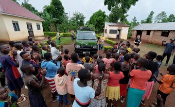 FOTO: Čviro zo Starej Ľubovne pomáha sirotám v Ugande