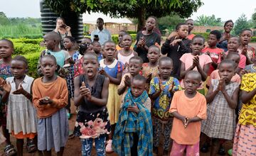 FOTO: Čviro zo Starej Ľubovne pomáha sirotám v Ugande