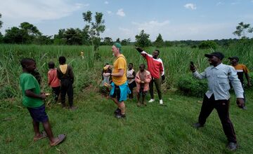 FOTO: Čviro zo Starej Ľubovne pomáha sirotám v Ugande