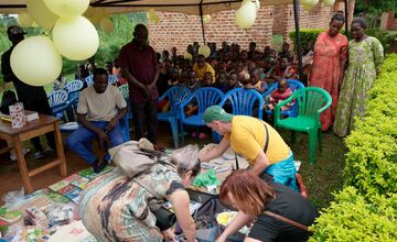 FOTO: Čviro zo Starej Ľubovne pomáha sirotám v Ugande
