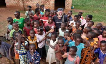 FOTO: Čviro zo Starej Ľubovne pomáha sirotám v Ugande