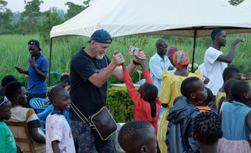 FOTO: Čviro zo Starej Ľubovne pomáha sirotám v Ugande