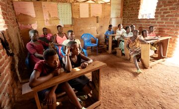 FOTO: Čviro zo Starej Ľubovne pomáha sirotám v Ugande