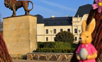FOTO: Humenné rozkvitlo do Veľkej noci. Zajačiky, vajíčka aj farby