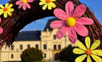 FOTO: Humenné rozkvitlo do Veľkej noci. Zajačiky, vajíčka aj farby