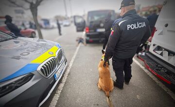 FOTO: V Prešove zasahovali špeciálne zložky, zadržali dvoch mužov