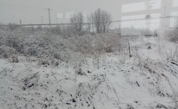 VIDEO: Vo viacerých oblastiach Prešovského kraja od rána sneží