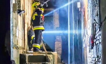 FOTO: Po požiari v Starej Ľubovni ostalo bez strechy viac ako 40 ľudí