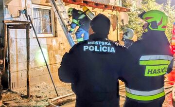 FOTO: Po požiari v Starej Ľubovni ostalo bez strechy viac ako 40 ľudí