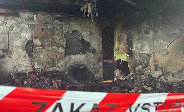 FOTO: Po požiari v Starej Ľubovni ostalo bez strechy viac ako 40 ľudí