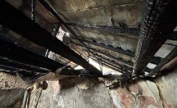 FOTO: Po požiari v Starej Ľubovni ostalo bez strechy viac ako 40 ľudí