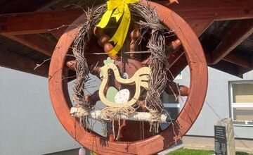 FOTO: Mestá a obce v Prešovskom kraji žiaria veľkonočnou výzdobou