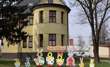 FOTO: Mestá a obce v Prešovskom kraji žiaria veľkonočnou výzdobou