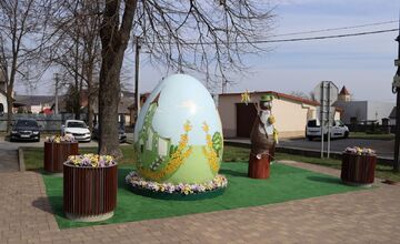 FOTO: Mestá a obce v Prešovskom kraji žiaria veľkonočnou výzdobou