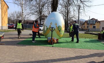 FOTO: Mestá a obce v Prešovskom kraji žiaria veľkonočnou výzdobou