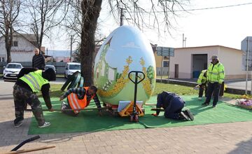 FOTO: Mestá a obce v Prešovskom kraji žiaria veľkonočnou výzdobou