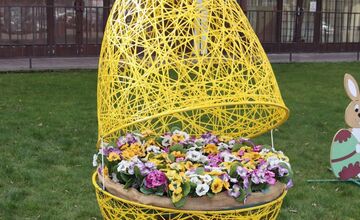 FOTO: Mestá a obce v Prešovskom kraji žiaria veľkonočnou výzdobou