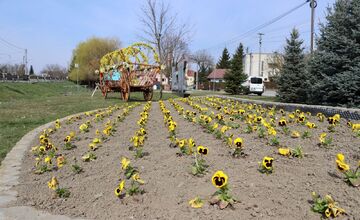 FOTO: Mestá a obce v Prešovskom kraji žiaria veľkonočnou výzdobou