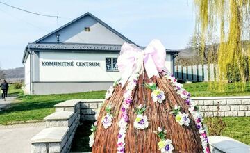 FOTO: Mestá a obce v Prešovskom kraji žiaria veľkonočnou výzdobou
