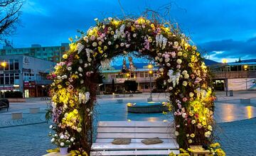 FOTO: Mestá a obce v Prešovskom kraji žiaria veľkonočnou výzdobou