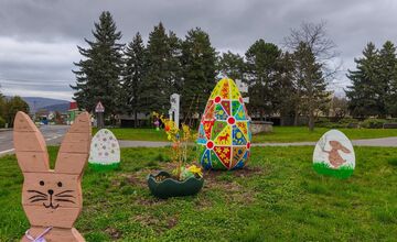 FOTO: Mestá a obce v Prešovskom kraji žiaria veľkonočnou výzdobou