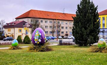 FOTO: Mestá a obce v Prešovskom kraji žiaria veľkonočnou výzdobou