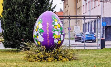 FOTO: Mestá a obce v Prešovskom kraji žiaria veľkonočnou výzdobou