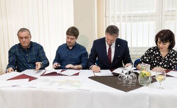 FOTO: Milióny do školy v Bardejove, veľká modernizácia štartuje