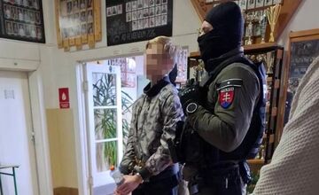 FOTO: Začína sa proces so Samuelom, ktorý na gymnáziu na Spiši útočil nožom