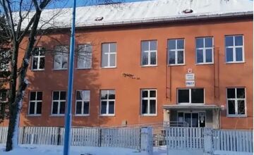 FOTO: Začína sa proces so Samuelom, ktorý na gymnáziu na Spiši útočil nožom