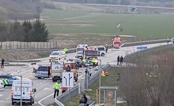 FOTO: Pomáhali na mieste tragickej nehody pri Starej Ľubovni, pohľad bol mrazivý