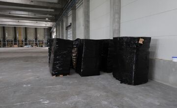 FOTO: V Levoči zaistili viac ako 6 ton materiálu určeného na výrobu tabaku