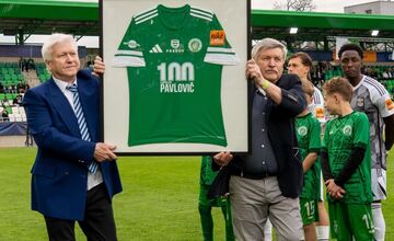 FOTO: Prešov zvládol derby o východ, počas zápasu proti Košiciam si pripomenuli legendu Ladislava Pavloviča