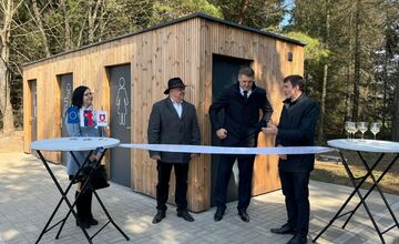 FOTO: Pri Belianskom rybníku pribudli toalety. Turisti aj cyklisti si polepšia