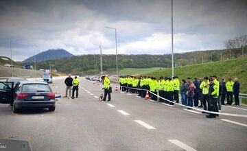 FOTO: Policajti trénovali zásahy pri nehodách