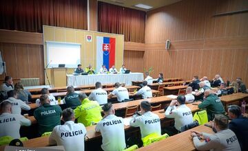 FOTO: Policajti trénovali zásahy pri nehodách