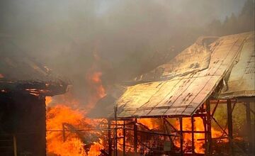 FOTO: Neďaleko Starej Ľubovne došlo k rozsiahlemu požiaru. Evakuovaných bolo 25 obyvateľov