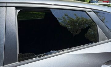 FOTO: Vyhrážajú sa jej a zdemolovali jej auto. Vraciame sa do 90. rokov? pýta sa Petková