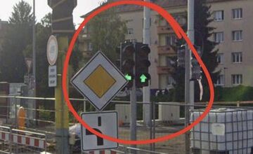 FOTO: Zelená či červená? Vodič skončil s pokutou